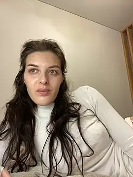 little belucci online show from November 18, 4:11 pm