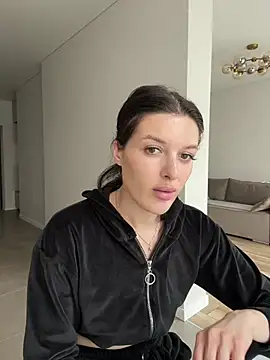 Snapshot of little_belucci chatting on June 5, 9:59 am little belucci online show from June 5, 9:59 am