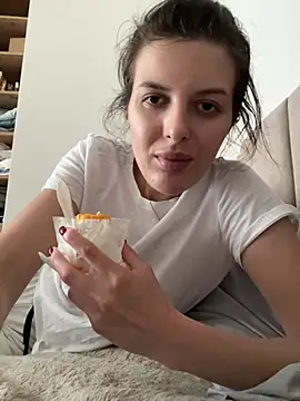 Snapshot of little_belucci chatting on July 5, 2:46 pm little belucci online show from July 5, 2:46 pm