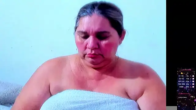 Snapshot of BBW_Michelle chatting on November 1, 2:35 am BBW Michelle online show from November 1, 2:35 am