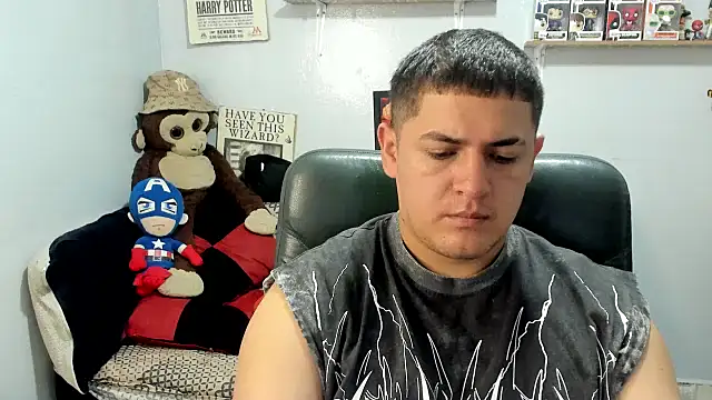 Snapshot of ney_22 chatting on May 15, 1:51 pm ney 22 online show from May 15, 1:51 pm
