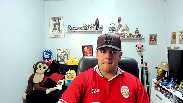 Snapshot of ney_22 chatting on May 17, 9:44 pm ney 22 online show from May 17, 9:44 pm