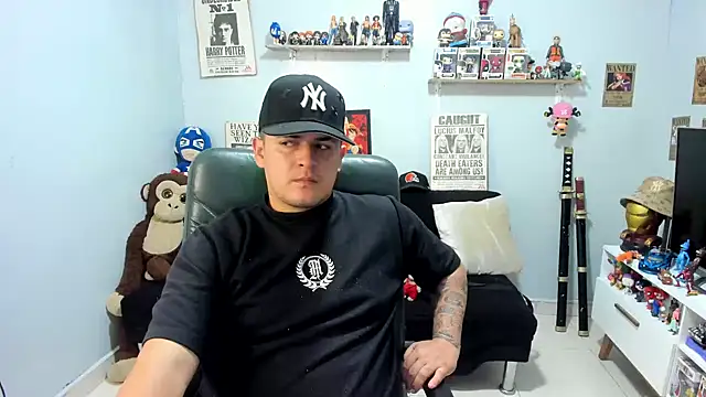 Snapshot of ney_22 chatting on May 19, 7:26 am ney 22 online show from May 19, 7:26 am