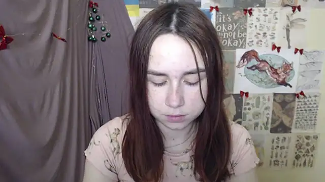 VeryVeryVeryShy  online show from December 22, 7:49 am