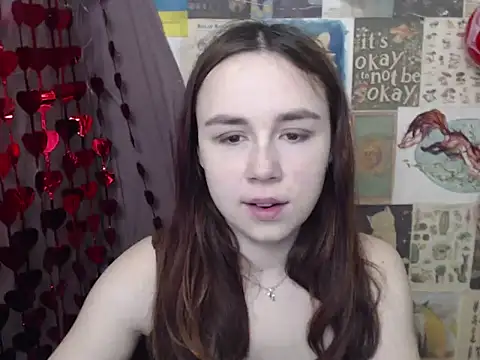 VeryVeryVeryShy  online show from February 11, 7:02 am