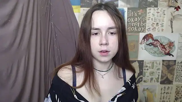 VeryVeryVeryShy  online show from March 13, 6:42 am