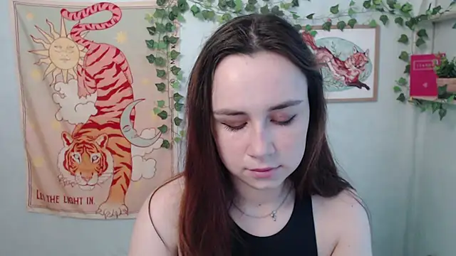 VeryVeryVeryShy  online show from May 27, 5:48 am