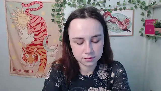 VeryVeryVeryShy  online show from May 28, 5:49 am