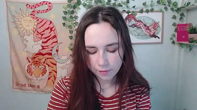 VeryVeryVeryShy  online show from May 29, 5:49 am