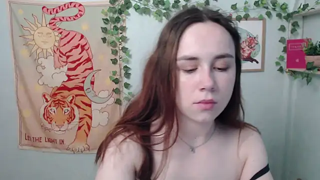 VeryVeryVeryShy  online show from May 30, 5:37 am