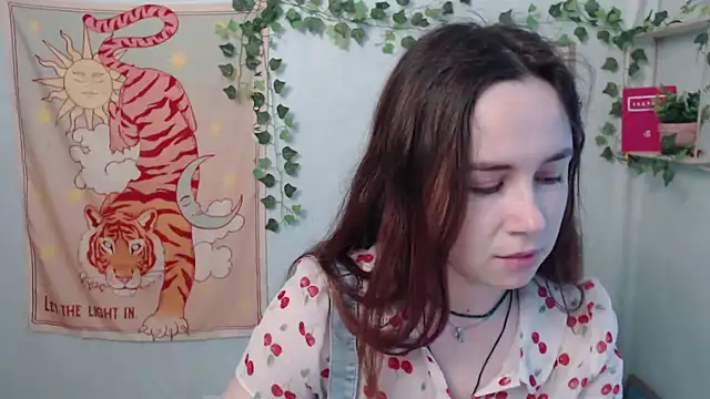 VeryVeryVeryShy  online show from June 5, 5:47 am