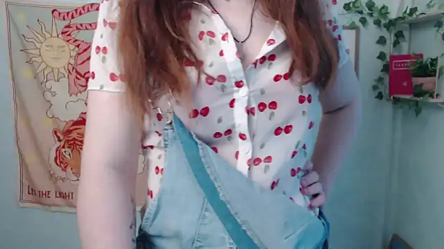 VeryVeryVeryShy  online show from June 5, 6:52 am