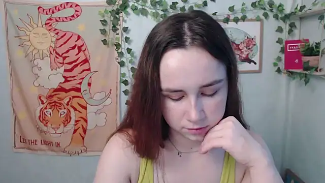 VeryVeryVeryShy  online show from June 11, 5:38 am