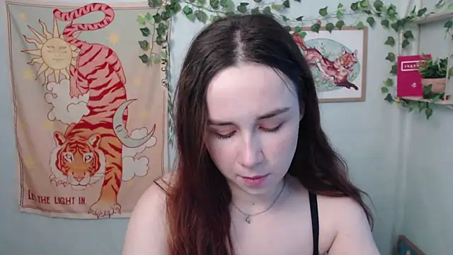 VeryVeryVeryShy  online show from June 12, 5:39 am