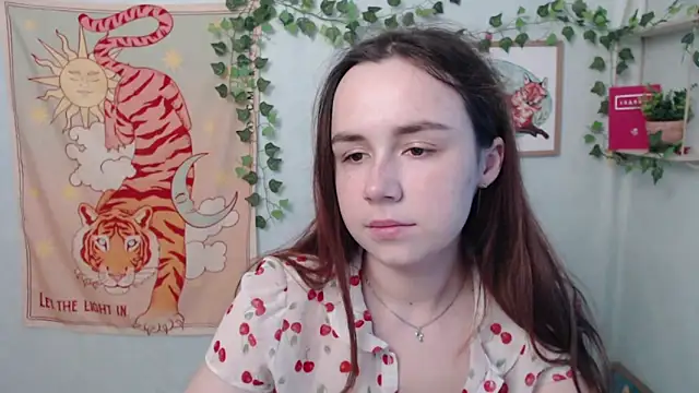 VeryVeryVeryShy  online show from June 16, 5:43 am