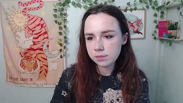 VeryVeryVeryShy  online show from July 9, 5:55 am