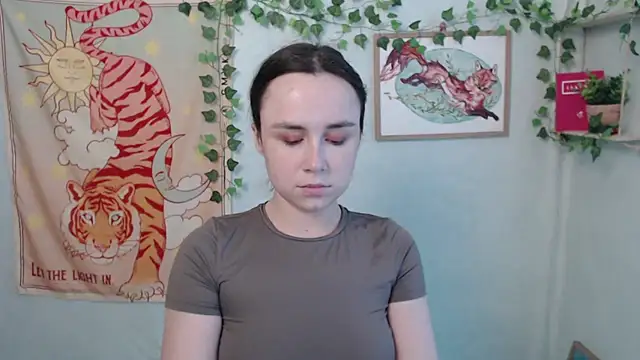 VeryVeryVeryShy  online show from July 14, 10:21 am