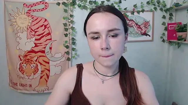 VeryVeryVeryShy  online show from July 25, 5:38 am