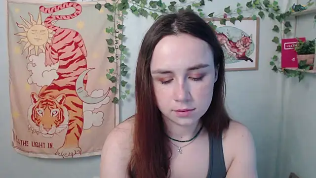 VeryVeryVeryShy  online show from July 26, 5:48 am