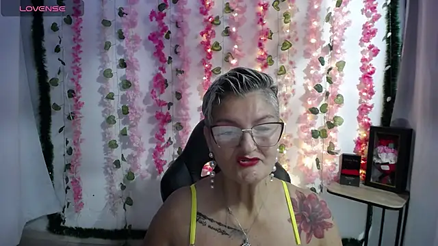 bety-cum2 online show from February 12, 1:06 pm