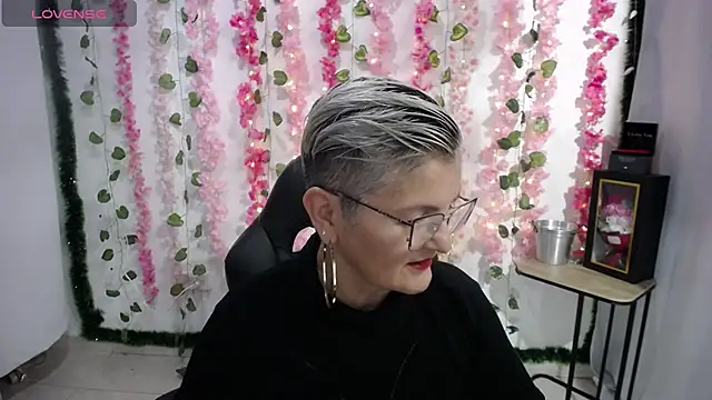 bety-cum2 online show from February 15, 8:44 am