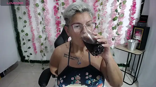 bety-cum2 online show from February 15, 8:22 pm