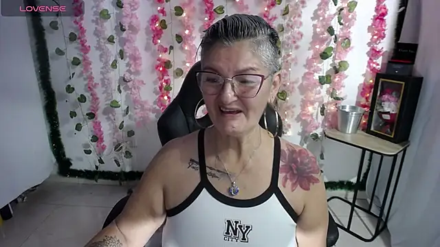 bety-cum2 online show from February 16, 4:32 pm