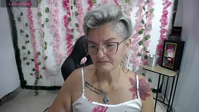 bety-cum2 online show from February 18, 8:27 am