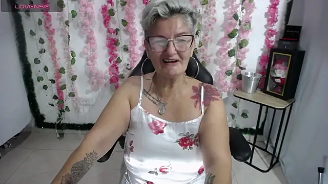 bety-cum2 online show from February 18, 11:33 am