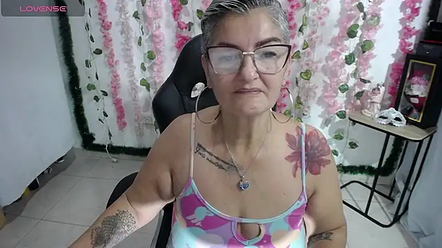 bety-cum2 online show from February 22, 8:40 am