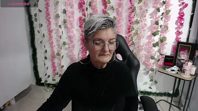 bety-cum2 online show from March 2, 9:10 am