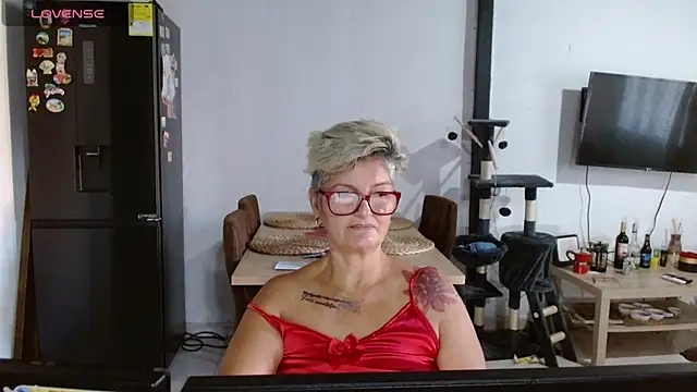 Snapshot of bety-cum2 chatting on June 16, 11:57 am bety-cum2 online show from June 16, 11:57 am