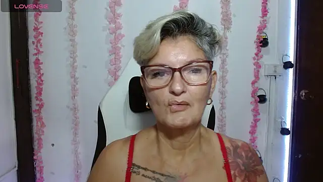 Snapshot of bety-cum2 chatting on July 1, 10:50 am bety-cum2 online show from July 1, 10:50 am