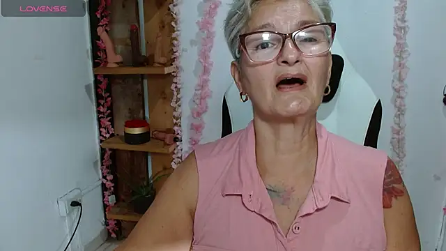 Snapshot of bety-cum2 chatting on July 16, 7:31 pm bety-cum2 online show from July 16, 7:31 pm