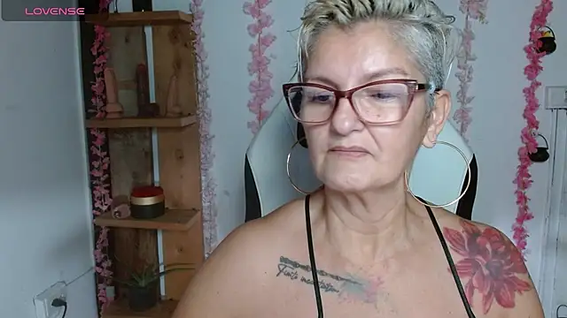 Snapshot of bety-cum2 chatting on July 26, 1:40 pm bety-cum2 online show from July 26, 1:40 pm