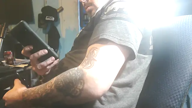 faded206 online show from December 3, 3:52 am