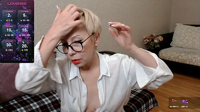 Snapshot of HotEva47 chatting on February 9, 7:38 am HotEva47 online show from February 9, 7:38 am