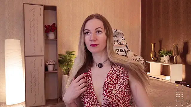 Snapshot of Hello_Lisha chatting on May 6, 8:19 am Hello Lisha online show from May 6, 8:19 am