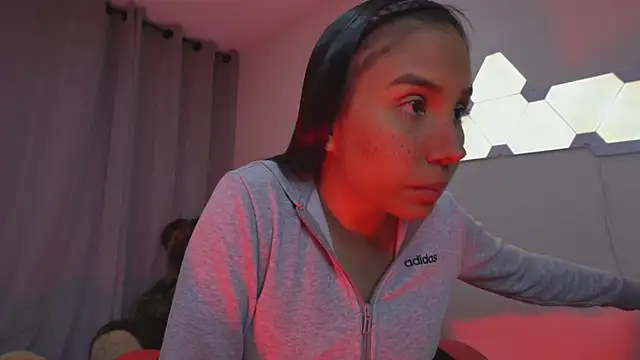 Snapshot of Dubois_Amy chatting on February 20, 2:40 am Dubois Amy online show from February 20, 2:40 am