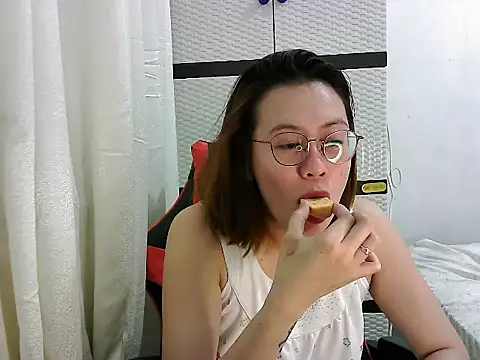 crizzybel online show from March 21, 3:24 pm