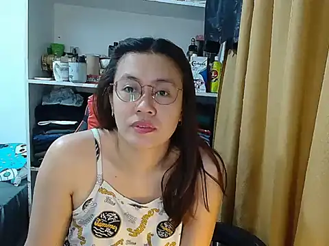 Snapshot of crizzybel chatting on February 13, 10:06 pm crizzybel online show from February 13, 10:06 pm