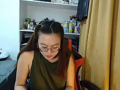 Snapshot of crizzybel chatting on March 5, 7:10 pm crizzybel online show from March 5, 7:10 pm