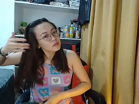 Snapshot of crizzybel chatting on March 6, 6:37 pm crizzybel online show from March 6, 6:37 pm