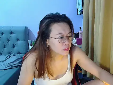 crizzybel online show from June 16, 8:00 pm