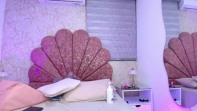 leon gaby online show from December 3, 8:18 pm