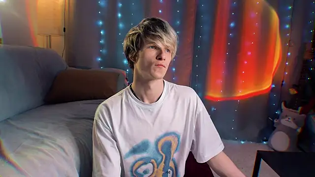 Snapshot of Breston_Sweet chatting on June 1, 11:28 pm Breston Sweet online show from June 1, 11:28 pm