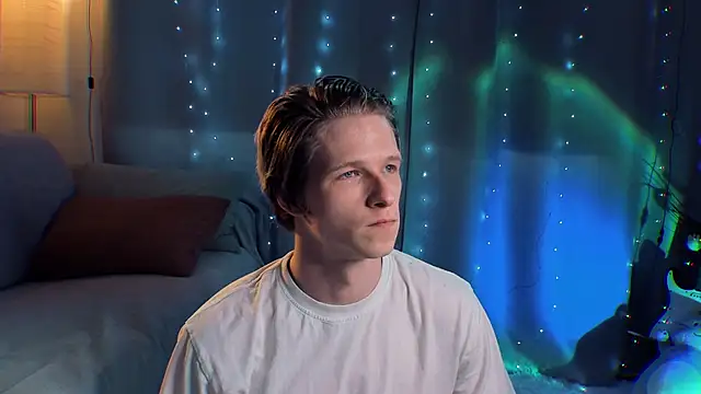 Snapshot of Breston_Sweet chatting on June 14, 7:05 pm Breston Sweet online show from June 14, 7:05 pm