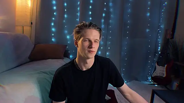 Snapshot of Breston_Sweet chatting on July 4, 7:31 pm Breston Sweet online show from July 4, 7:31 pm