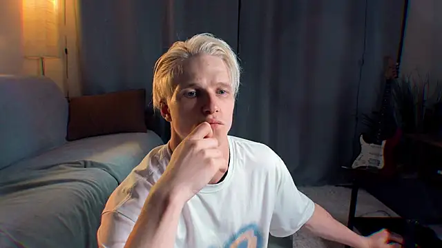 Snapshot of Breston_Sweet chatting on July 15, 7:41 pm Breston Sweet online show from July 15, 7:41 pm