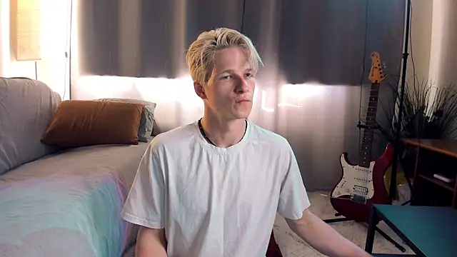 Snapshot of Breston_Sweet chatting on July 31, 3:55 pm Breston Sweet online show from July 31, 3:55 pm